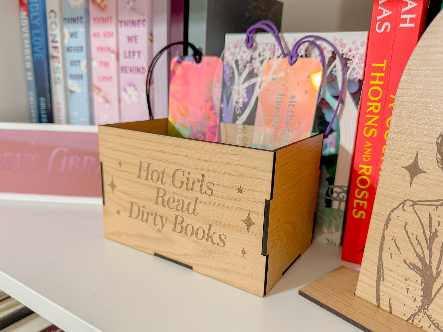 Hot Girls Read Dirty Books - Bookmark Keeper